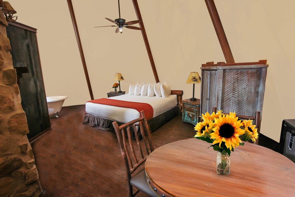 Westgate River Ranch Resort & Rodeo Bagian luar foto